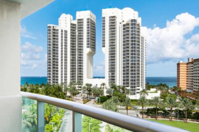 OCEAN VIEW - Walk to beach! Bright and spacious!